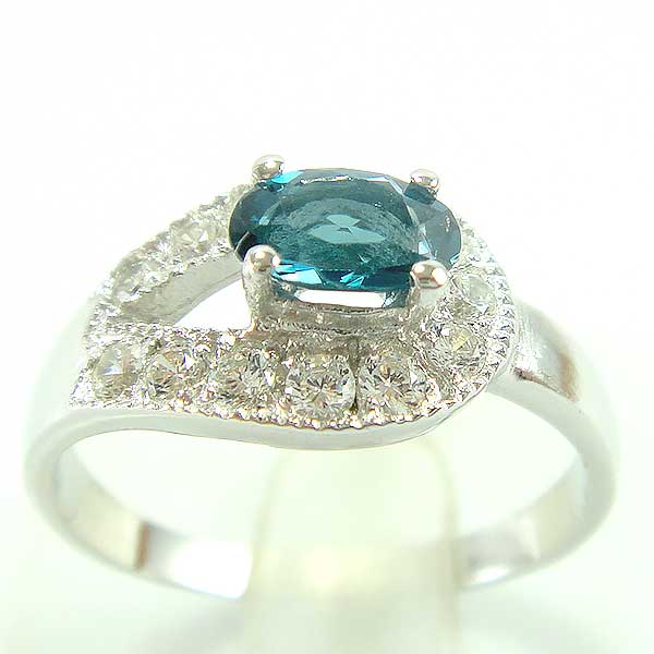 แหวนเงินแท้ราคาถูกชุบทองคำขาว ลอนดอนบลูโทปาซแท้ 0.55 กะรัต เพชรCZ 0.325 กะรัต งานประณีตสวยงาม สั่งผลิตค่ะ