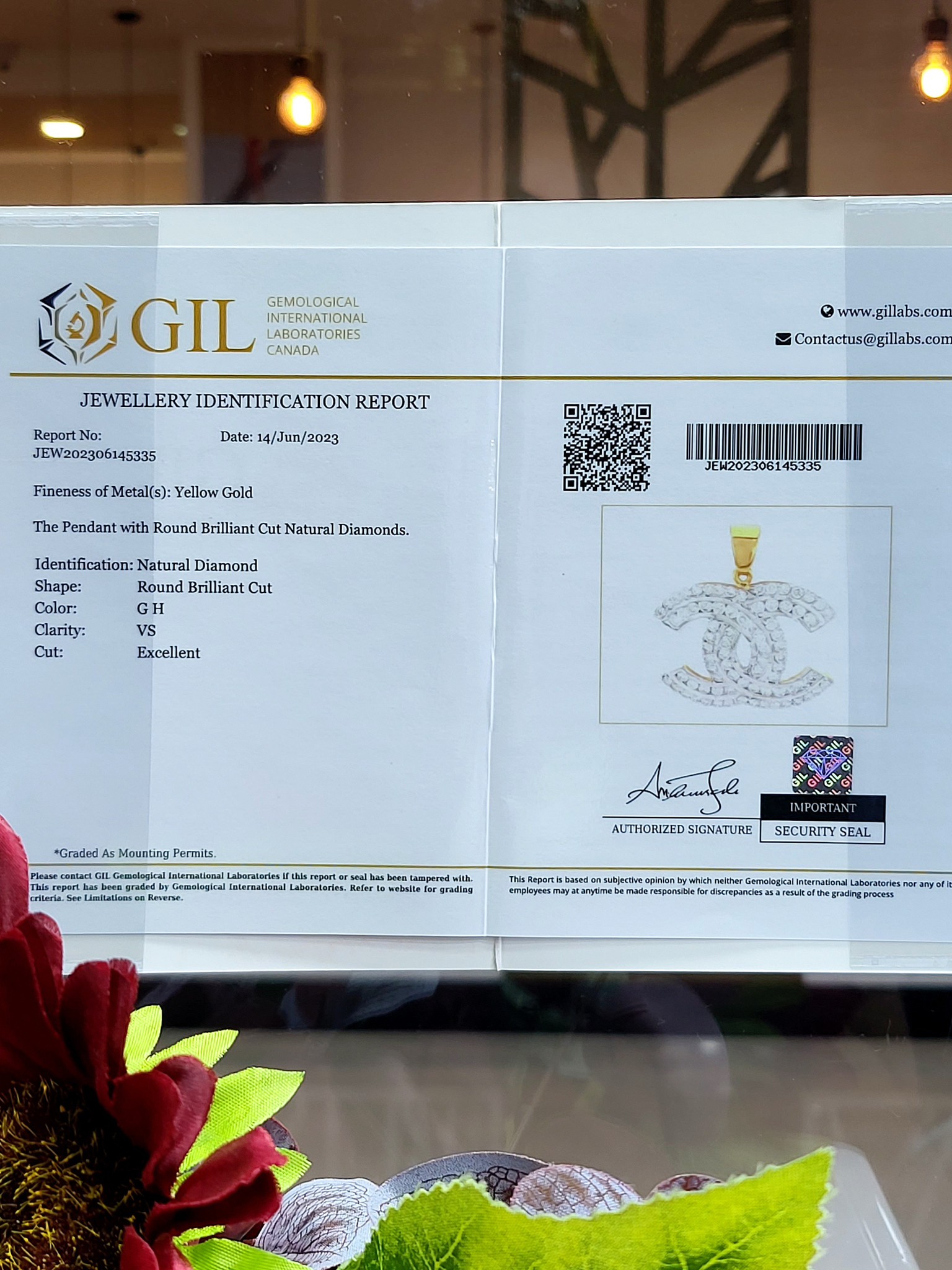 พร้อมส่งและสั่งผลิตจี้เพชรรูปทรงCCชิ้นใหญ่สวยเด่นแบบแบรนด์ดังที่สาวๆต้องมีติดไว้ ประดับเพชรเบลเยี่ยมขาววิ้งวับ2ชั้นดูหรูมากๆ ใส่เที่ยว ออกงาน ทองคำ 18K เพชรแท้ 1.94 กะรัต 78 เม็ด ราคาถูกมาก ส่งฟรี