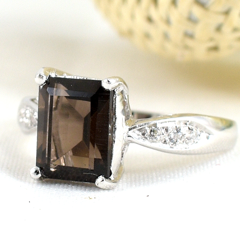 แหวนเงินแท้ราคาถูกชุบทองคำขาว พลอยแท้สโมกกี้ควอทซ์ 1.95 กะรัต เพชรCZ 0.048 กะรัต งานประณีตสวยงาม สั่งผลิตค่ะ