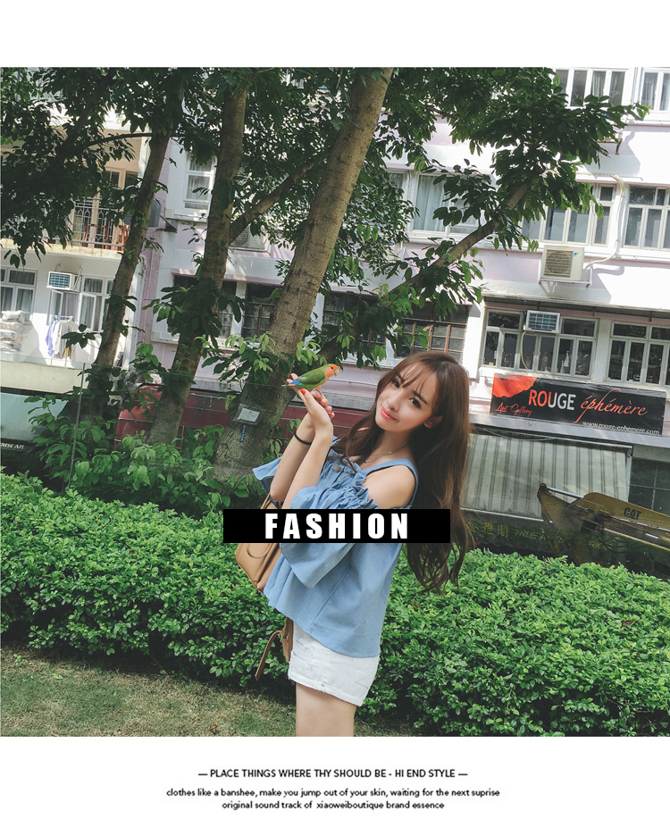 เสื้อแฟชั่นสายเส้นใหญ่ช่วงไหล่แต่งยางยืดช่วงบน ติดกระดุมหน้าโลหะสีเงิน 4เม็ด ใส่เที่ยว หรือลำลอง สวยหวานน่ารักสไตล์เกาหลี