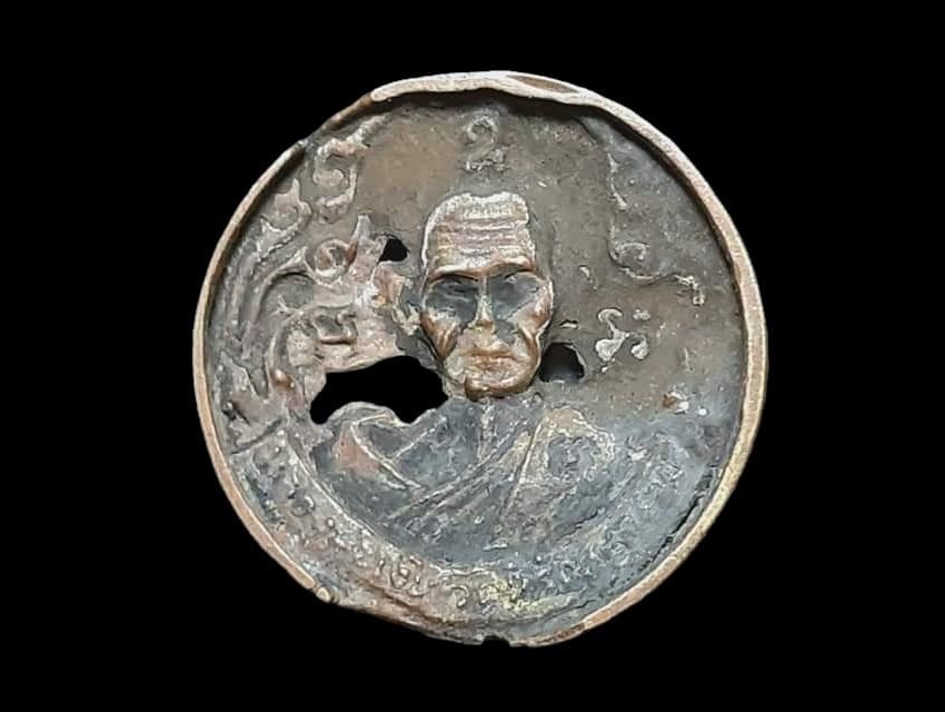 เหรียญหล่อ หลวงพ่อเงิน วัดบางคลาน พิจิตร เนื้อทองผสม ปี 2535 พิมพ์ใหญ่ ชำรุด