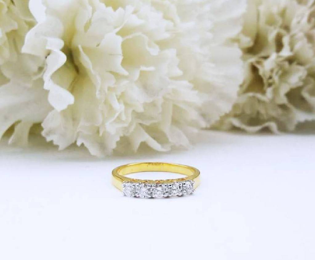 สั่งผลิตเพชรเบลเยี่ยมคัท แหวนแต่งงาน แหวนหมั้น ใส่เที่ยว ออกงาน แหวนทองคำ 18K เพชรแท้ 0.35 กะรัต 2.88 กรัม น้ำ 99 ราคาถูกมาก มีใบรับประกันค่ะ