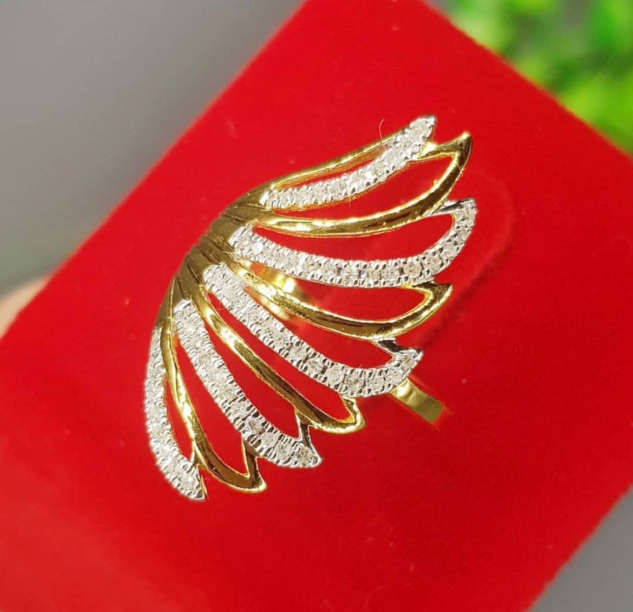 พร้อมส่งและสั่งผลิตแหวนเพชรแท้นางพญา แหวนแต่งงาน แหวนหมั้น ใส่เที่ยว ออกงาน แหวนทองคำ 9K เพชรกุหลาบแท้ 0.28 กะรัต 57 เม็ด ราคาถูกมาก ส่งฟรี