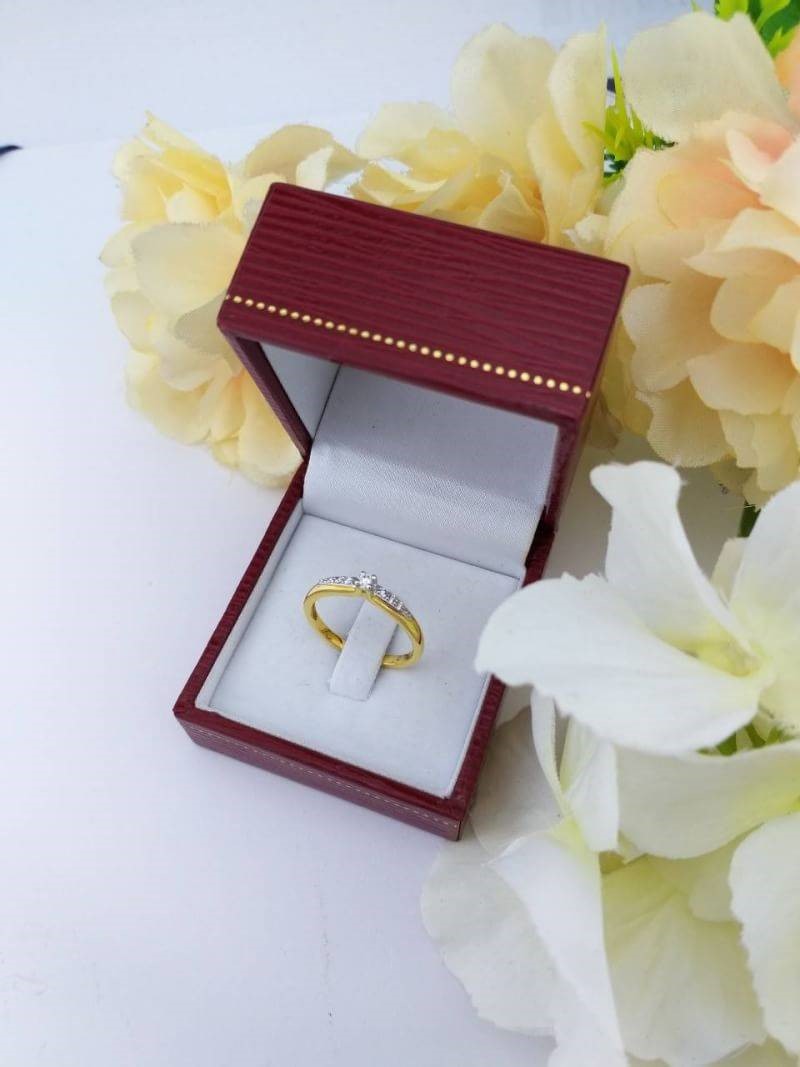 สั่งผลิตเพชรเบลเยี่ยมคัท แหวนแต่งงาน แหวนหมั้น ใส่เที่ยว ออกงาน แหวนทองคำ 18K เพชรแท้ 0.13 กะรัต 2.44 กรัม น้ำ 99 ราคาถูกมาก มีใบรับประกันค่ะ