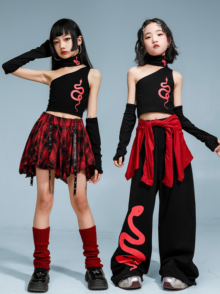 friendly4kid ชุดเต้น เซ็ตเสื้อแขนยาวดำ+กระโปรง ลายสก๊อต สีแดง ชุดการแสดงคริสมาสต์