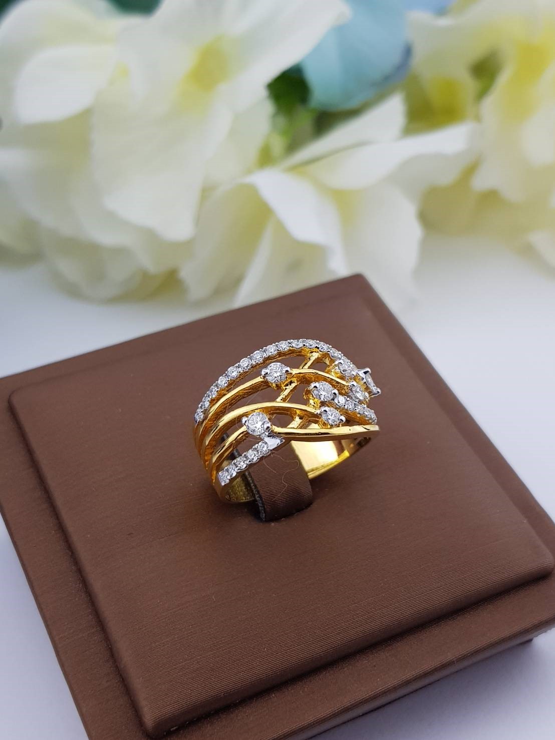 สั่งผลิตเพชรเบลเยี่ยมคัท แหวนแต่งงาน แหวนหมั้น ใส่เที่ยว ออกงาน แหวนทองคำ 18K เพชรแท้ 0.66 กะรัต 6.67 กรัม น้ำ 99 ราคาถูกมาก มีใบรับประกันค่ะ