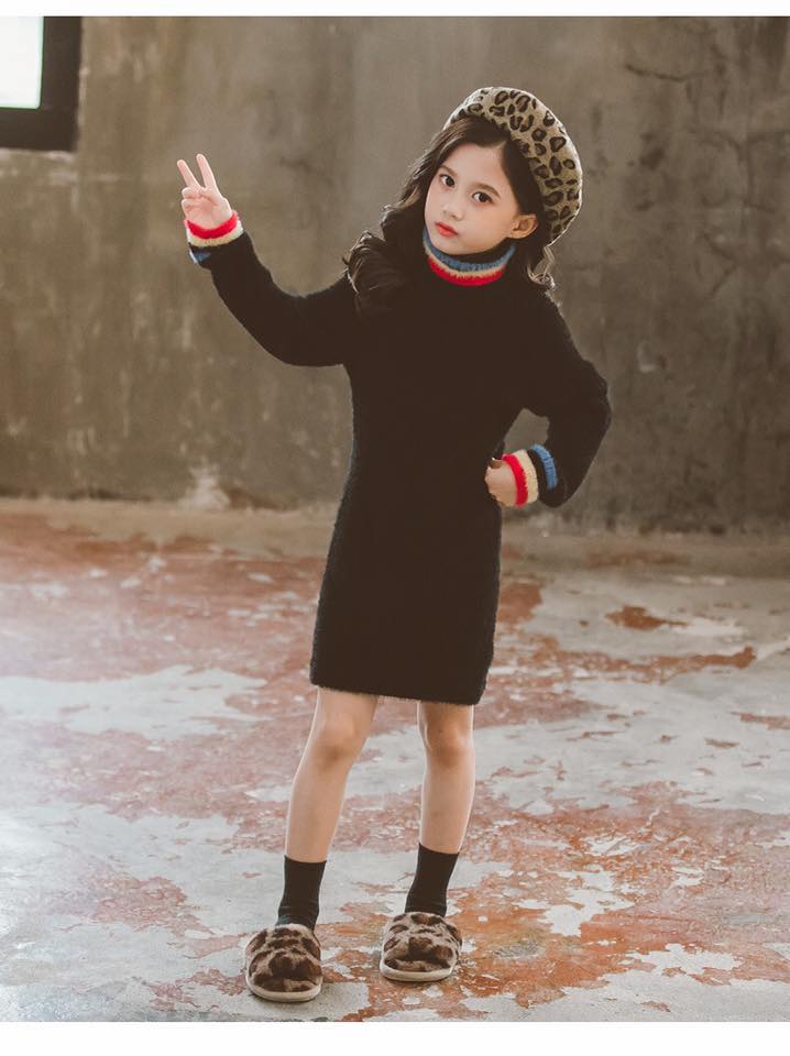 ชุดเดรสไหมพรมแขนยาว สีดำ