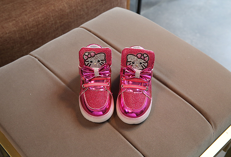 รองเท้าผ้าใบ คิตตี้้ มีไฟ