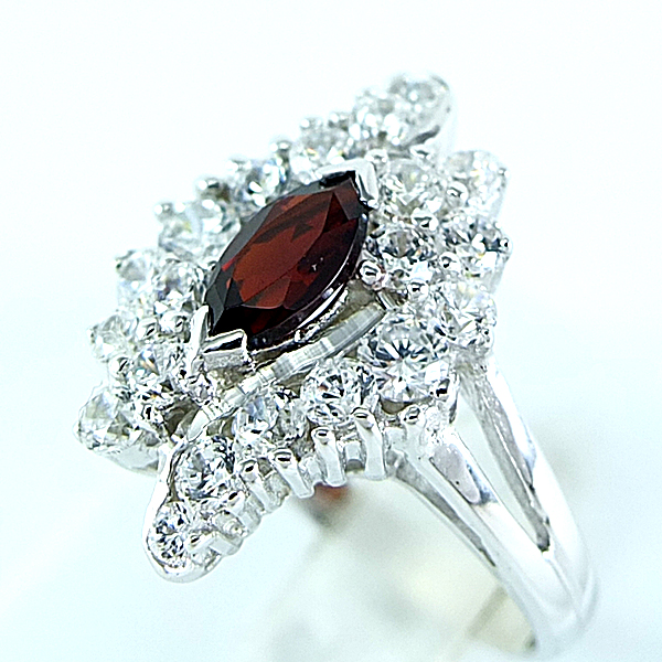 แหวนเงินแท้ราคาถูกชุบทองคำขาว พลอยแท้โกเมน 0.45 กะรัต เพชรCZ 1.12 กะรัต งานประณีตสวยงาม สั่งผลิตค่ะ