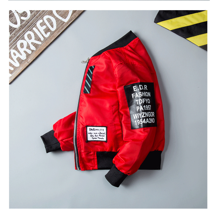 กันหนาว: เสื้อกันหนาวเด็ก สีแดง