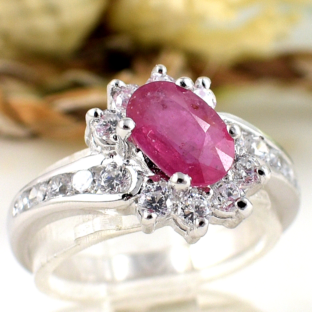 แหวนเงินแท้ราคาถูกชุบทองคำขาว ทับทิมแท้ 0.95 กะรัต เพชรCZ 0.54 กะรัต งานประณีตสวยงาม สั่งผลิตค่ะ