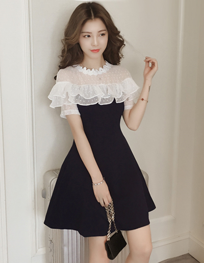 ชุดเดรสแฟชั่นสีกรมท่าแต่งคอกลมลูกไม้สวยหวาน สไตล์เกาหลี รหัส 1655