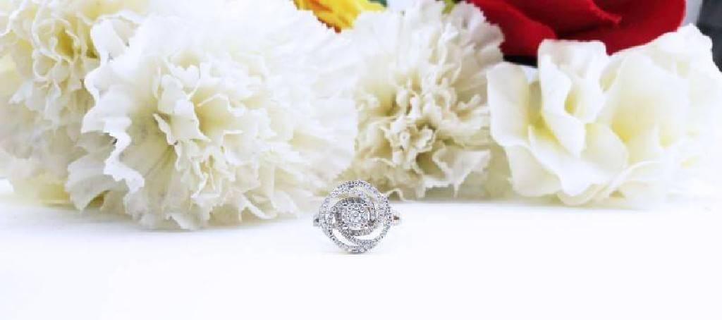 สั่งผลิตเพชรเบลเยี่ยมคัท แหวนแต่งงาน แหวนหมั้น ใส่เที่ยว ออกงาน แหวนทองคำ 18K เพชรแท้ 0.54 กะรัต 5.38 กรัม น้ำ 99 ราคาถูกมาก มีใบรับประกันค่ะ