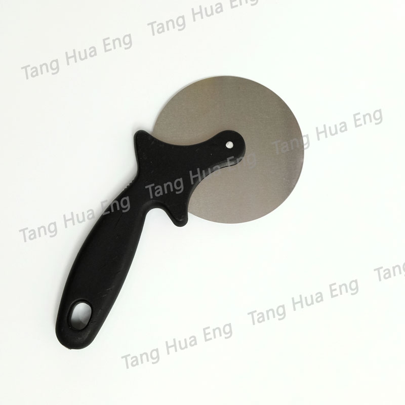 ที่ตัดพิซซ่า 4 นิ้ว ด้ามดำ HL