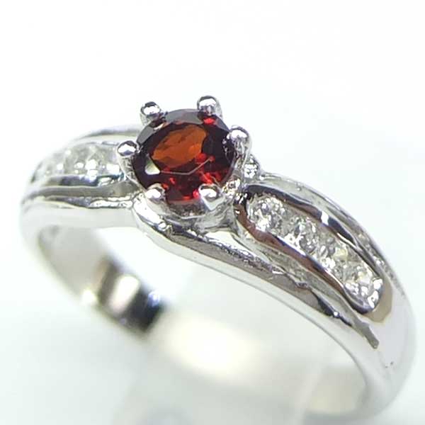 แหวนเงินแท้ราคาถูกชุบทองคำขาว พลอยแท้โกเมน 0.45 กะรัต งานประณีตสวยงาม สั่งผลิตค่ะ