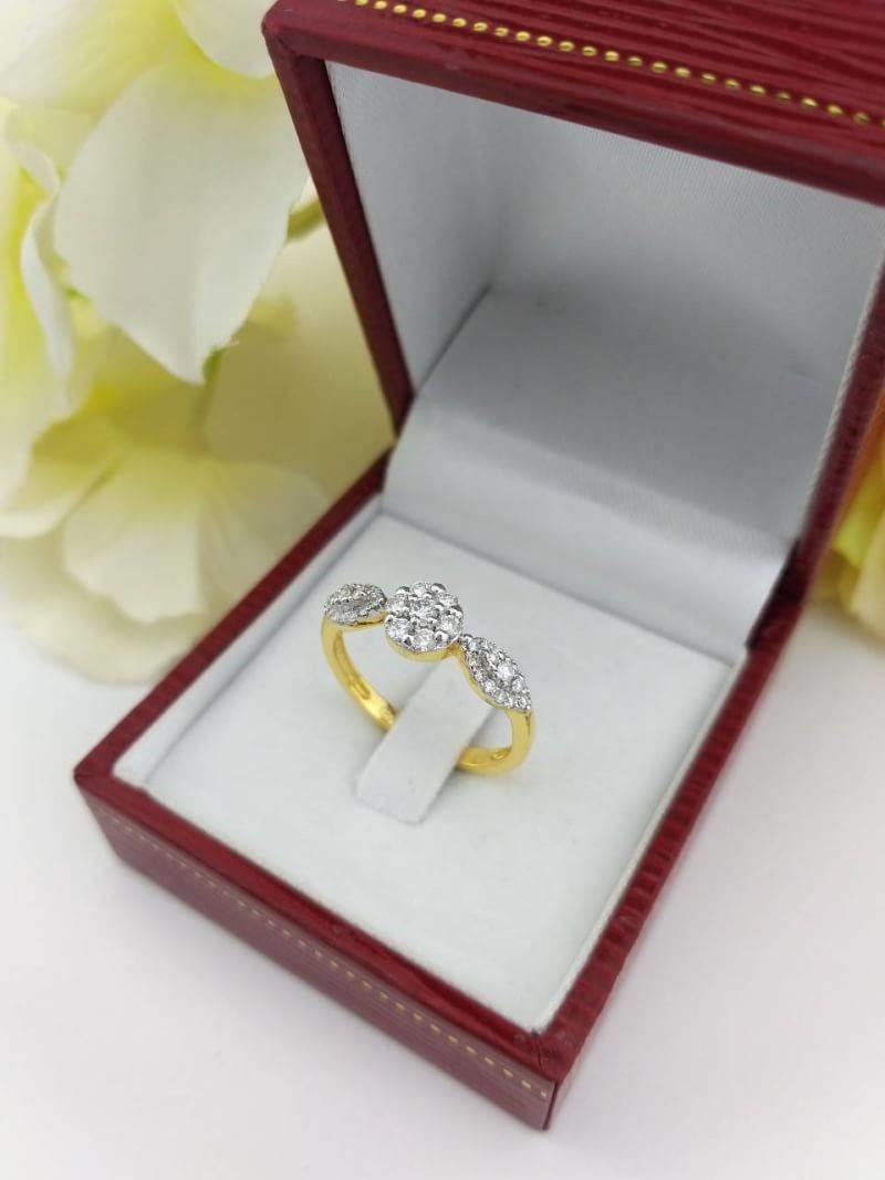 สั่งผลิตเพชรเบลเยี่ยมคัท แหวนแต่งงาน แหวนหมั้น ใส่เที่ยว ออกงาน แหวนทองคำ 18K เพชรแท้ 0.39 กะรัต 2.54 กรัม น้ำ 99 ราคาถูกมาก มีใบรับประกันค่ะ