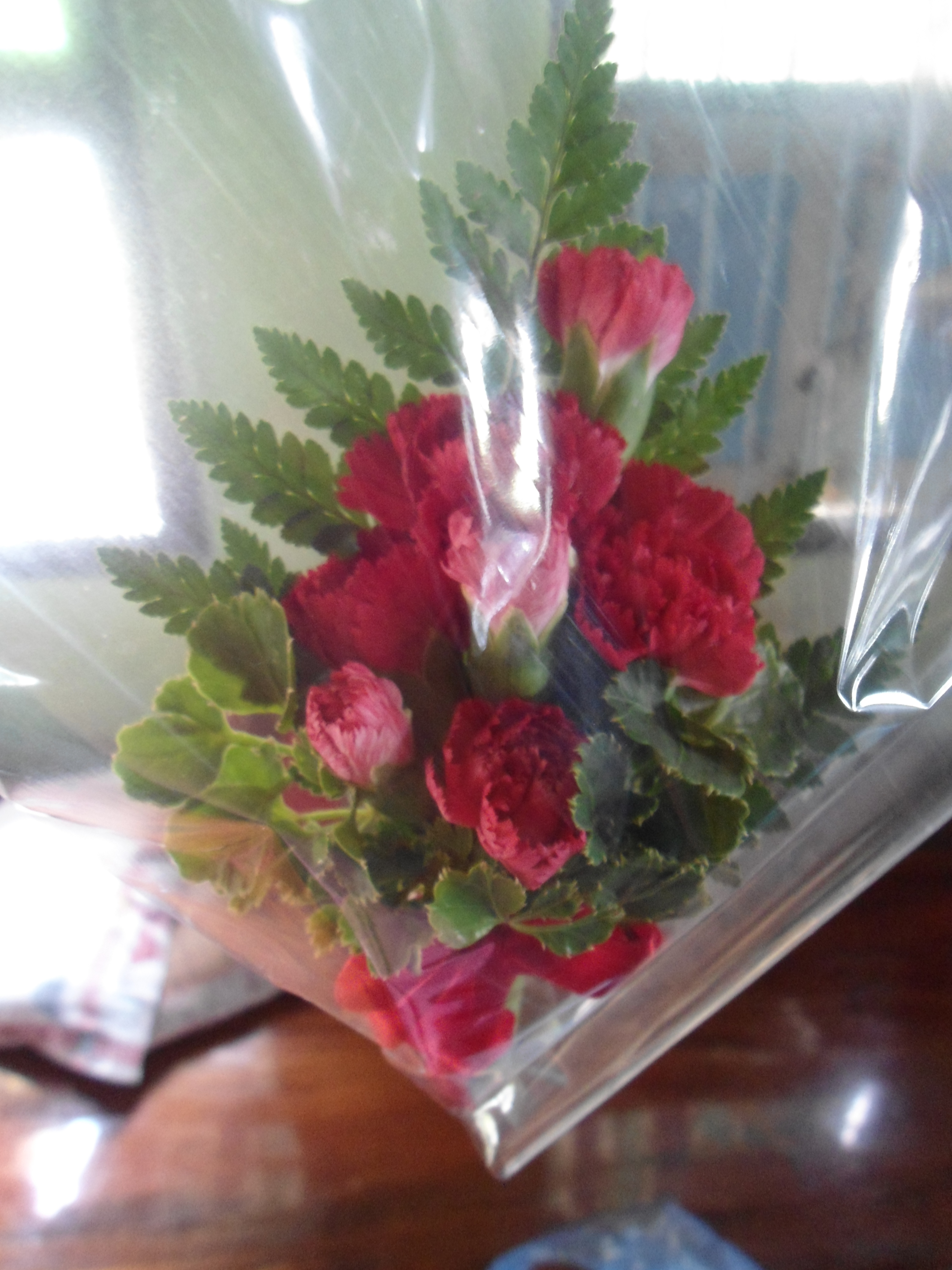 ช่อดอกไม้ติดหน้าอก (ส่งงาน รร.อยุธยาวิทาลัย)