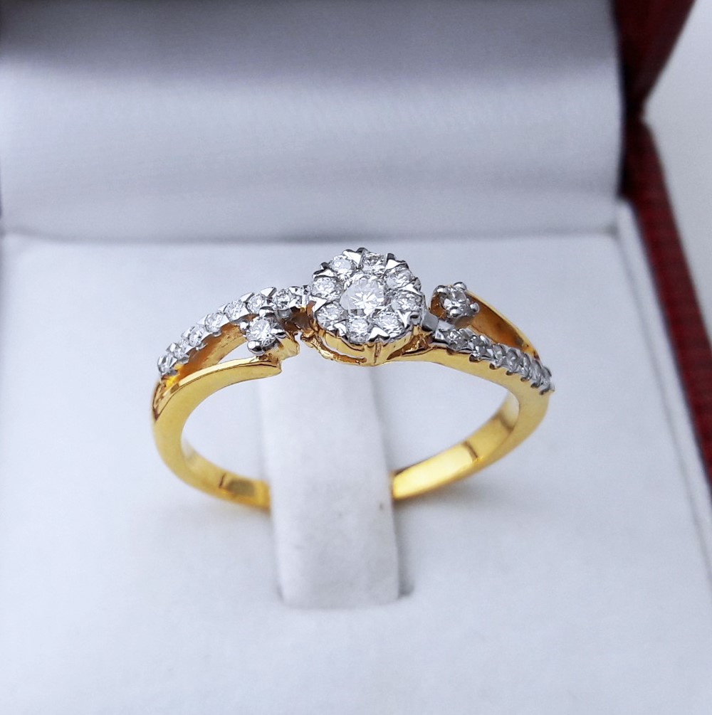 สั่งผลิตเพชรเบลเยี่ยมคัท แหวนแต่งงาน แหวนหมั้น ใส่เที่ยว ออกงาน แหวนทองคำ 18K เพชรแท้ 0.30 กะรัต 2.79 กรัม น้ำ 99 ราคาถูกมาก มีใบรับประกันค่ะ