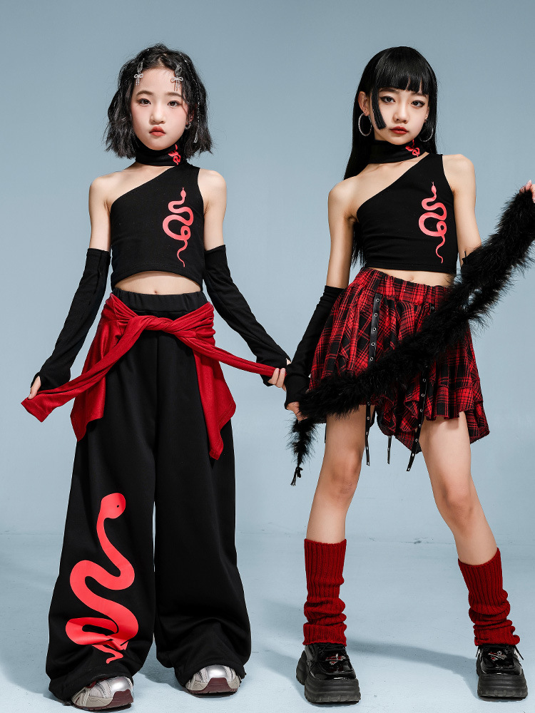 friendly4kid ชุดเต้น เซ็ตเสื้อแขนยาวดำ+กระโปรง ลายสก๊อต สีแดง ชุดการแสดงคริสมาสต์