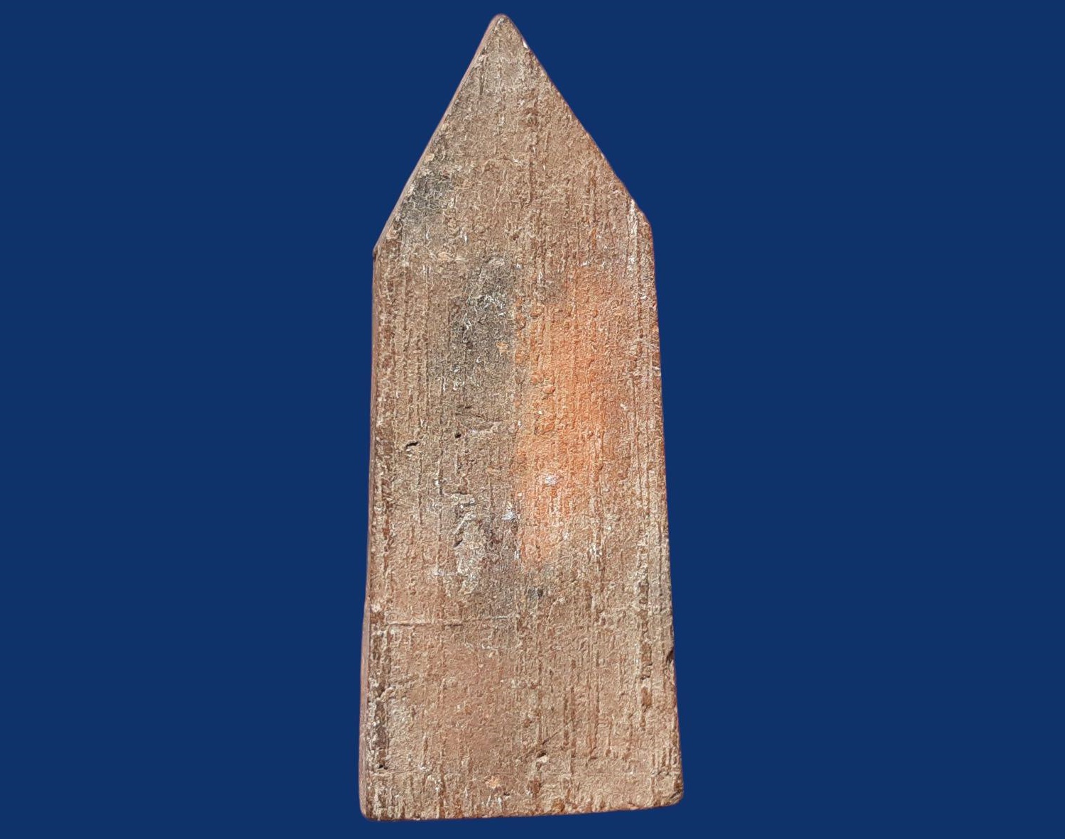 พระกรุวัดประยูรวงศาวาสวรวิหาร ธนบุรี ปางเสด็จลงจากดาวดึงส์ เนื้อดิน สร้างในยุคอยุธยาตอนปลาย ประมาณสองร้อยกว่าปีถึงสามร้อย วัตถุมงคลโบราณควรค่าแก่การสะสม