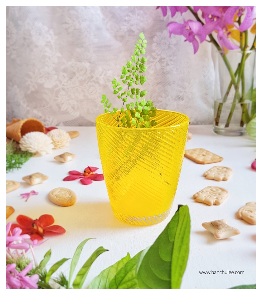 Yellow Short Glass Cup แก้วน้ำสีเหลือง ลายเกลียว นูน