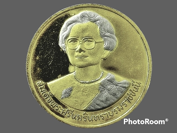 เหรียญทองแห่งสุขภาพดีถ้วนหน้า 10 Baht (HRH Princess Mother Srinagarindra: WHO's Health...) 1990
