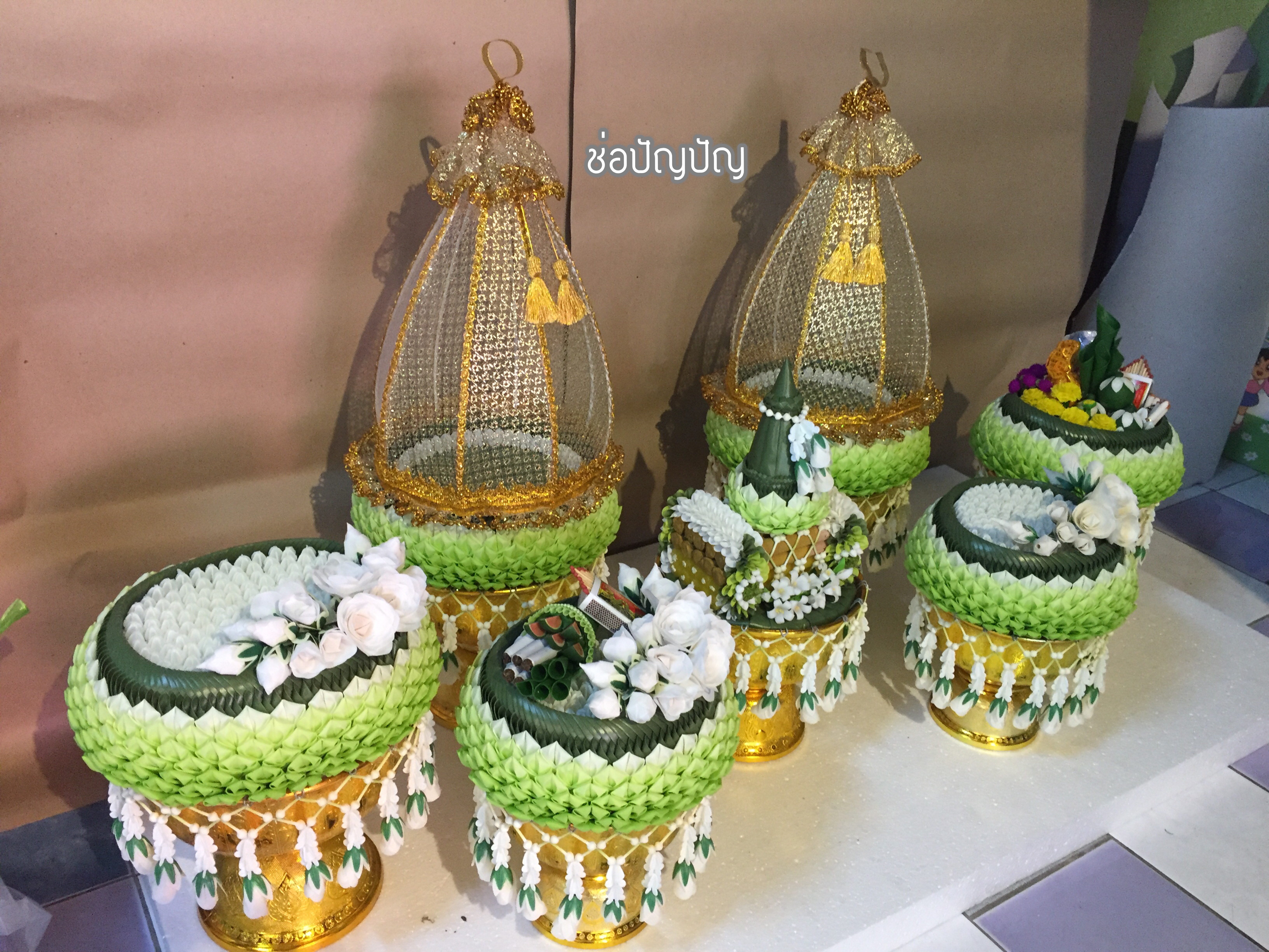 ขันหมากผ้า โทนขาวเขียว (7พานฝาชี1คู่)