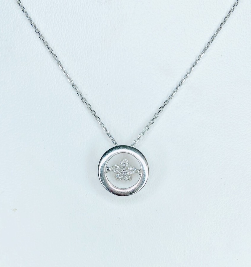 สร้อยจี้ Dancing Diamond สร้อยจี้ดิ้นได้ ตลอดเวลา จี้เพชรทำเป็นรูปดอกไม้ฝังเพชร