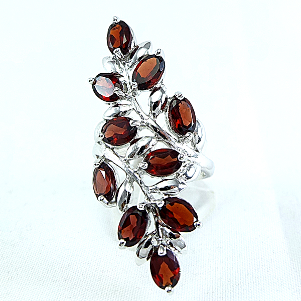 แหวนเงินแท้ราคาถูกชุบทองคำขาว โกเมนแท้ 5.70 กะรัต งานประณีตสวยงาม สั่งผลิตค่ะ