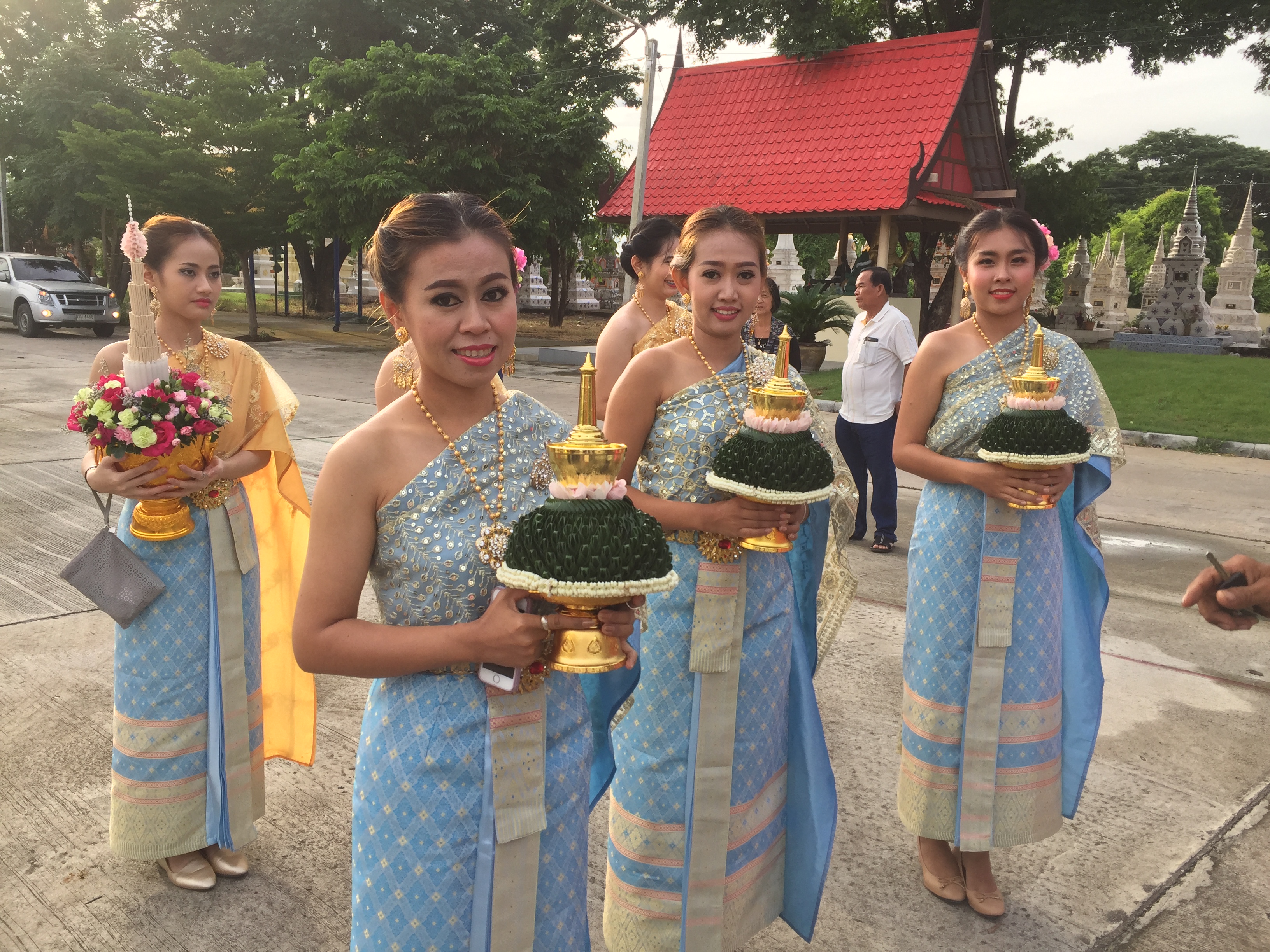 ชุดเครื่องบวชดอกไม้สดสีชมพู (ส่งงาน อ.บางปะอิน จ.พระนครศรีอยุธยา)1-2กค60