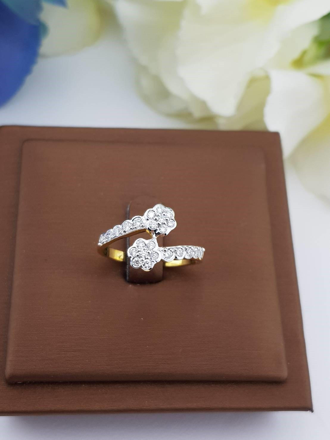 สั่งผลิตเพชรเบลเยี่ยมคัท แหวนแต่งงาน แหวนหมั้น ใส่เที่ยว ออกงาน แหวนทองคำ 18K เพชรแท้ 0.38 กะรัต 3.00 กรัม น้ำ 99 ราคาถูกมาก มีใบรับประกันค่ะ