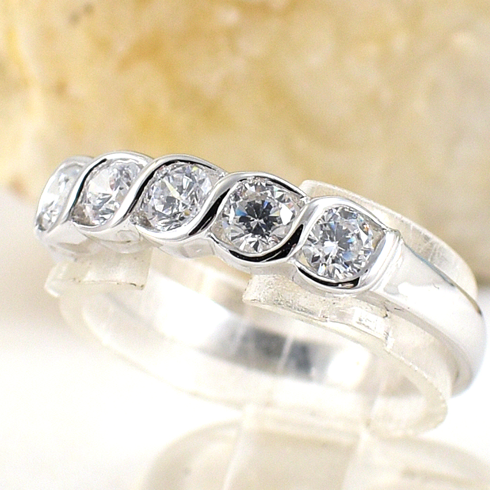 แหวนเงินแท้ราคาถูกชุบทองคำขาว เพชรCZแท้ 0.50 กะรัต งานประณีตสวยงาม สั่งผลิตค่ะ