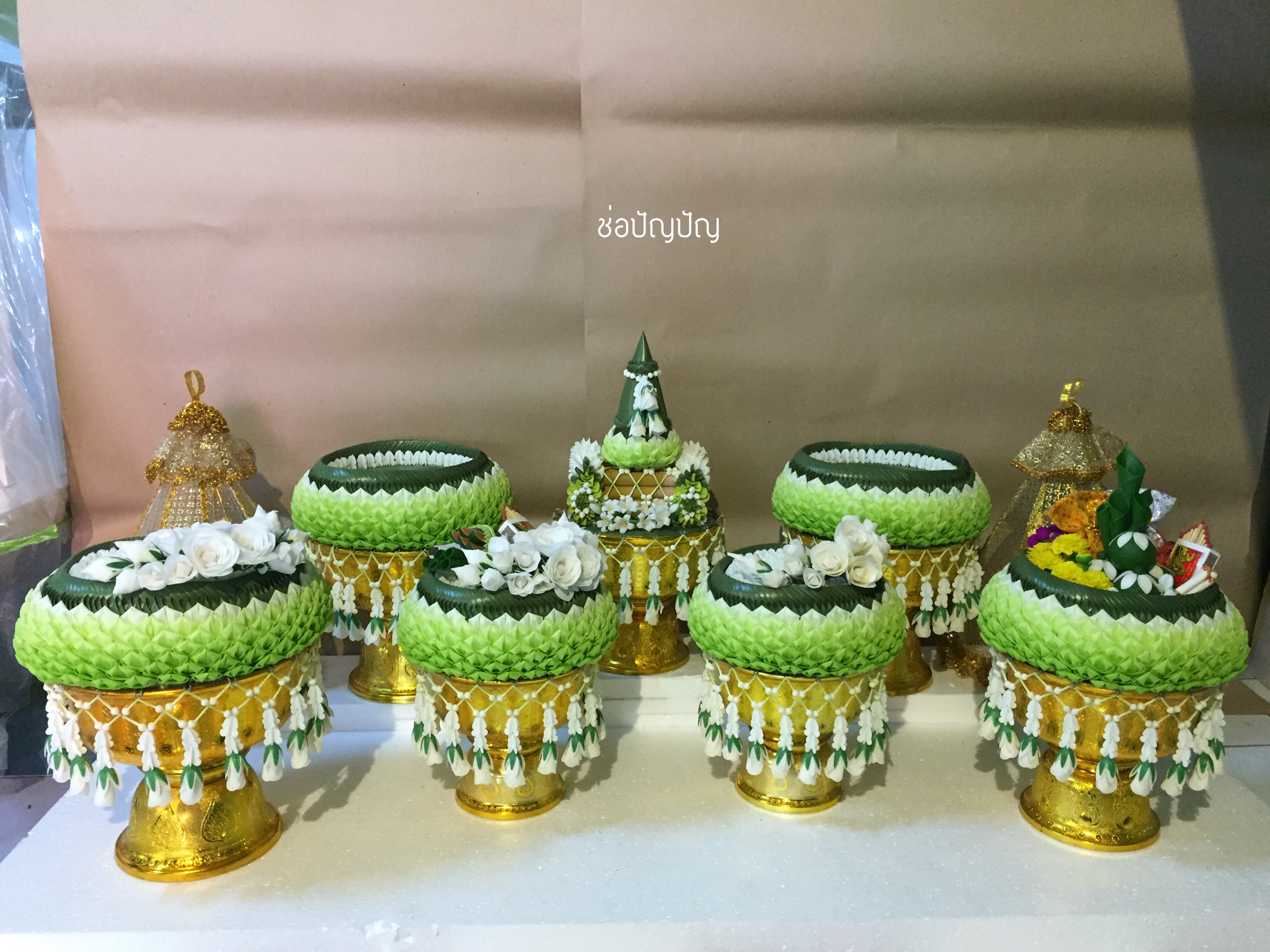 ขันหมากผ้า โทนขาวเขียว (7พานฝาชี1คู่)