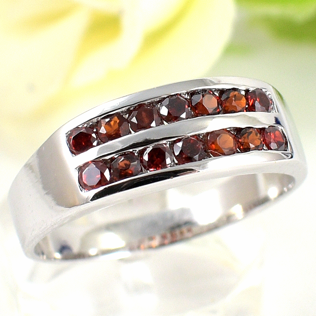 แหวนเงินแท้ราคาถูกชุบทองคำขาว โกเมนแท้ 0.70 กะรัต งานประณีตสวยงาม สั่งผลิตค่ะ