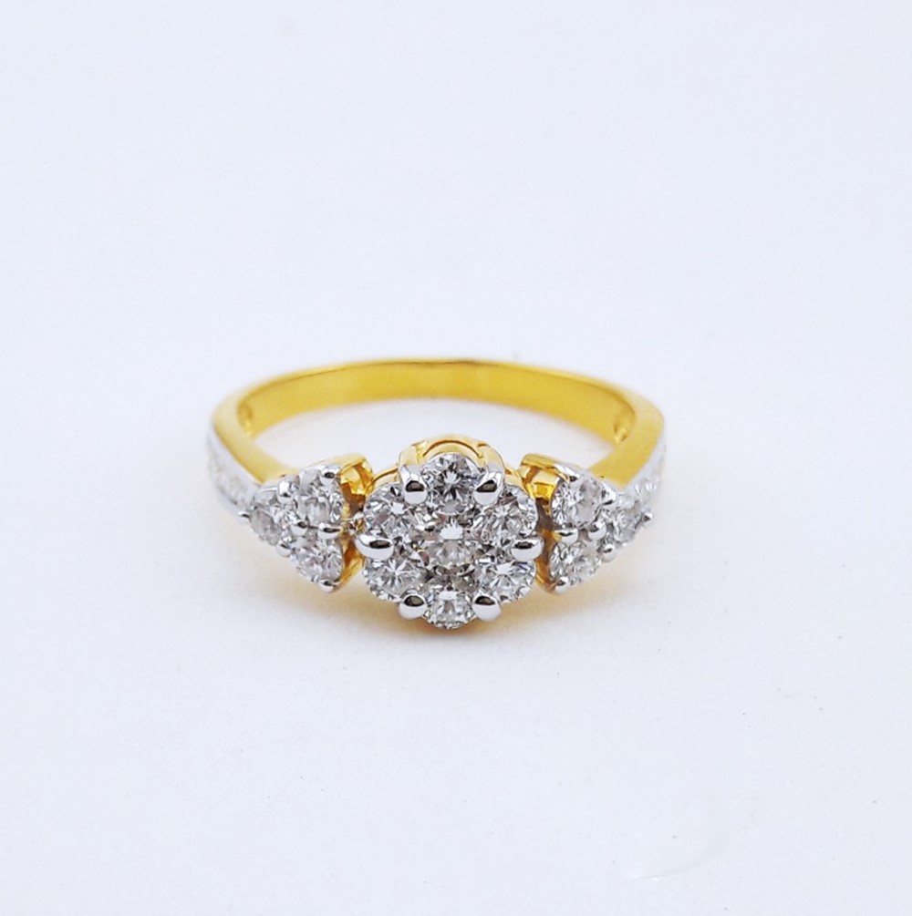 สั่งผลิตเพชรเบลเยี่ยมคัท แหวนแต่งงาน แหวนหมั้น ใส่เที่ยว ออกงาน แหวนทองคำ 18K เพชรแท้ 1.19 กะรัต 4.80 กรัม น้ำ 99 ราคาถูกมาก มีใบรับประกันค่ะ