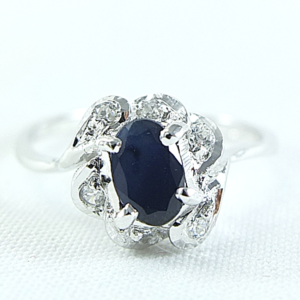 แหวนเงินแท้ราคาถูกชุบทองคำขาว ไพลินแท้ 0.52 กะรัต เพชรCZ 0.09 กะรัต งานประณีตสวยงาม สั่งผลิตค่ะ