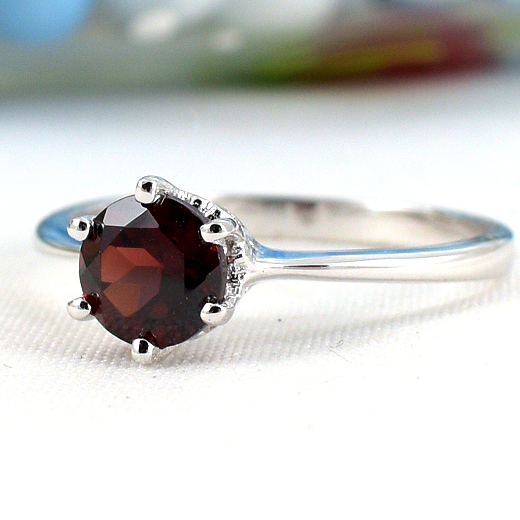 แหวนเงินแท้ราคาถูกชุบทองคำขาว โกเมนแท้ 1.0 กะรัต งานประณีตสวยงาม สั่งผลิตค่ะ