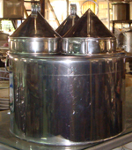 หม้อทำข้าวเกรียบปากหม้อ 3 ช่อง, Thai Style Steamed Rice-Skin Dumplings Snack or Khao Kriab Pak Moh Pot or Chinese Style Dim Sum Dumplings Cooker with 3 Cooking Openings and Covers