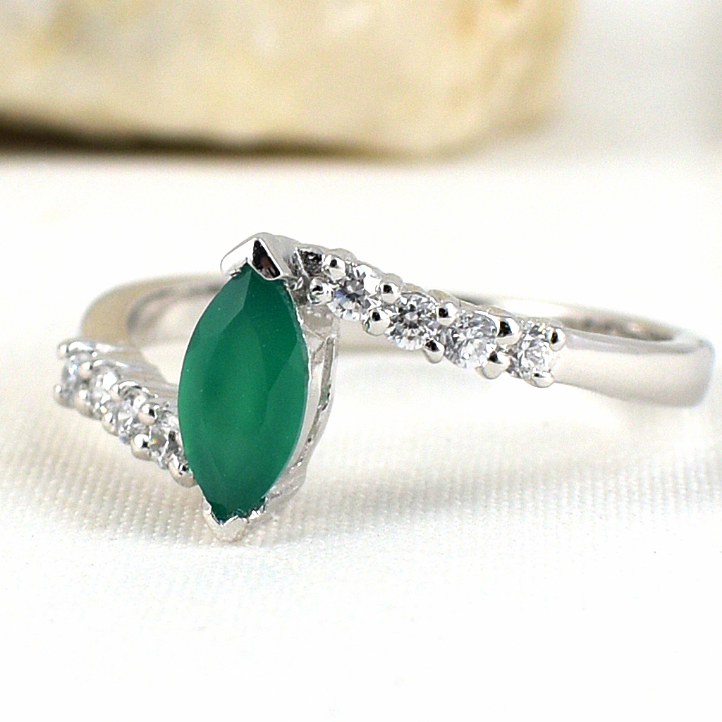 แหวนเงินแท้ราคาถูกชุบทองคำขาว พลอยแท้กรีนอะเกท 0.75 กะรัต เพชรCZ 0.24 กะรัต งานประณีตสวยงาม สั่งผลิตค่ะ