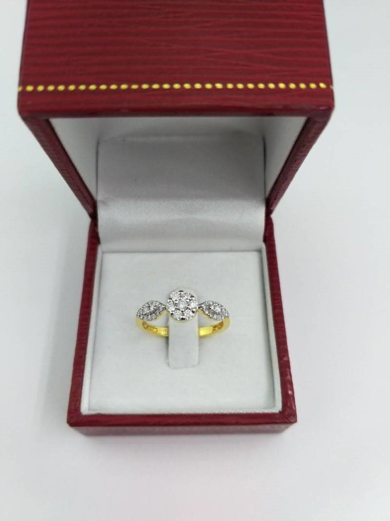 สั่งผลิตเพชรเบลเยี่ยมคัท แหวนแต่งงาน แหวนหมั้น ใส่เที่ยว ออกงาน แหวนทองคำ 18K เพชรแท้ 0.39 กะรัต 2.54 กรัม น้ำ 99 ราคาถูกมาก มีใบรับประกันค่ะ