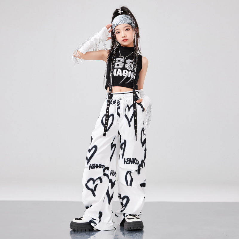 สินค้าพร้อมส่ง ***ชุดเต้น เซ็ตเสื้อกั๊กดำ ขาว +กางเกงขายาวขาวสั้นดำ