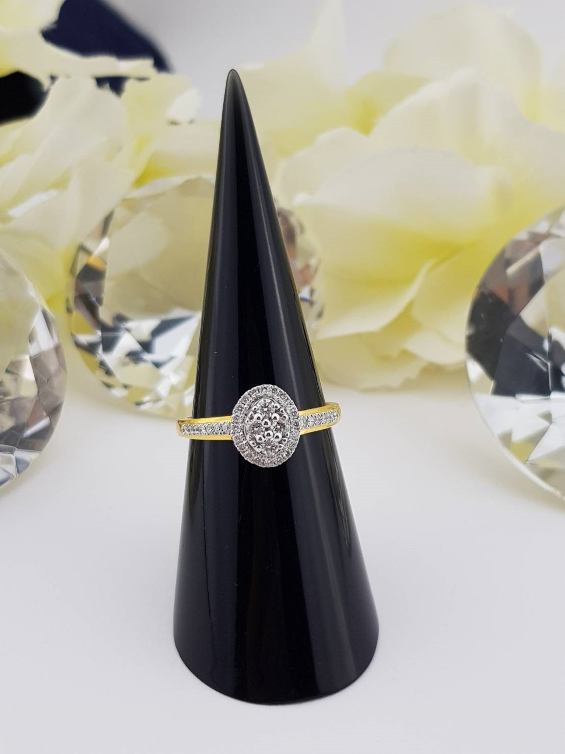 สั่งผลิตเพชรเบลเยี่ยมคัท แหวนแต่งงาน แหวนหมั้น ใส่เที่ยว ออกงาน แหวนทองคำ 18K เพชรแท้ 0.31 กะรัต 3.24 กรัม น้ำ 99 ราคาถูกมาก มีใบรับประกันค่ะ