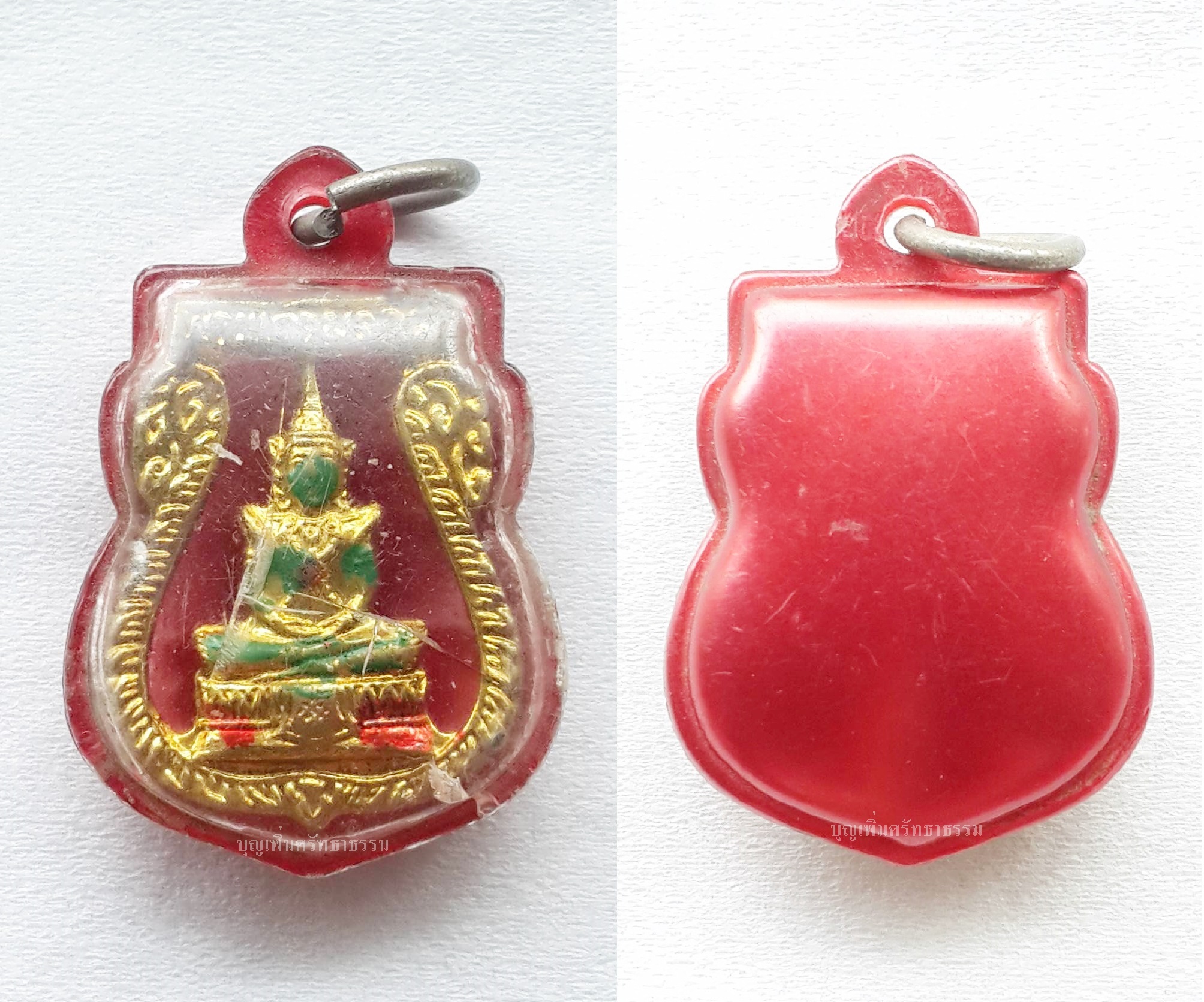 ล็อคเก็ตพระแก้วมรกตลงยาสี ไม่ทราบที่ เลี่ยมกรอบโบราณสีแดงมุก กรอบร้าวตามอายุ เก่าๆ ปี 10กว่า เก่าได้อายุได้ใจ