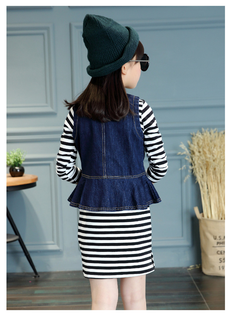 ชุดเด็ก : เดรสแขนยาวสีดำ+เสื้อกั๊กยีนส์