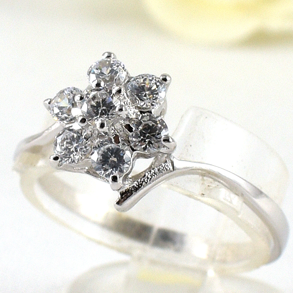 แหวนเงินแท้ราคาถูกชุบทองคำขาว เพชรCZแท้ 0.42 กะรัต งานประณีตสวยงาม สั่งผลิตค่ะ