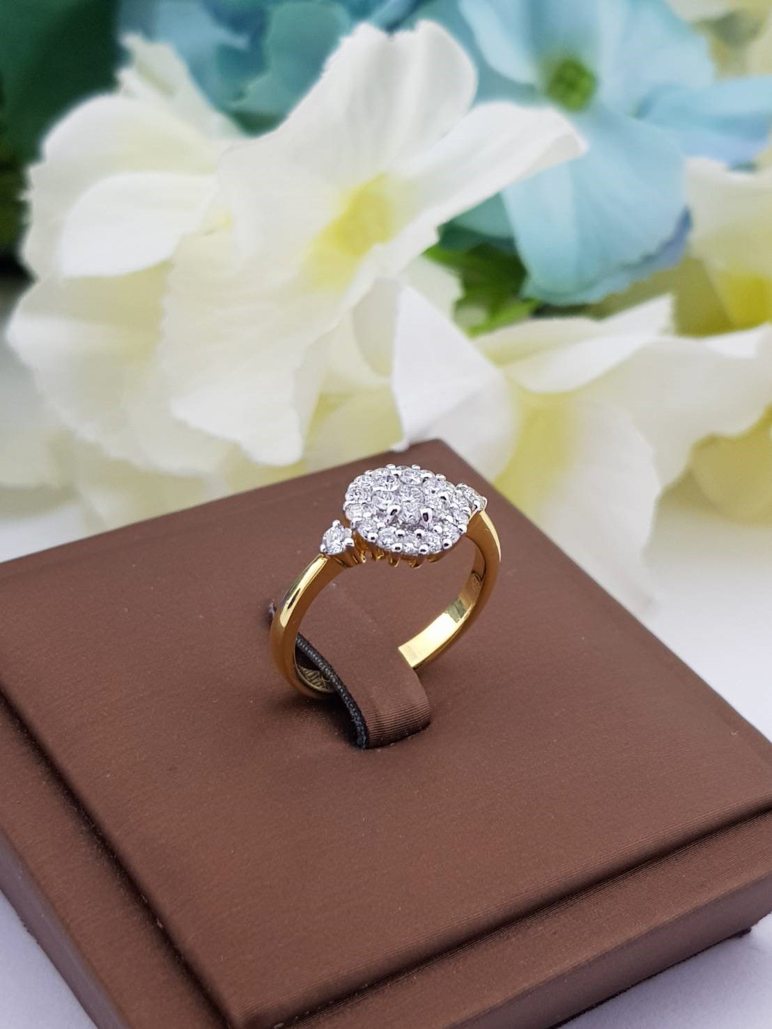 สั่งผลิตเพชรเบลเยี่ยมคัท แหวนแต่งงาน แหวนหมั้น ใส่เที่ยว ออกงาน แหวนทองคำ 18K เพชรแท้ 0.59 กะรัต 3.74 กรัม น้ำ 99 ราคาถูกมาก มีใบรับประกันค่ะ