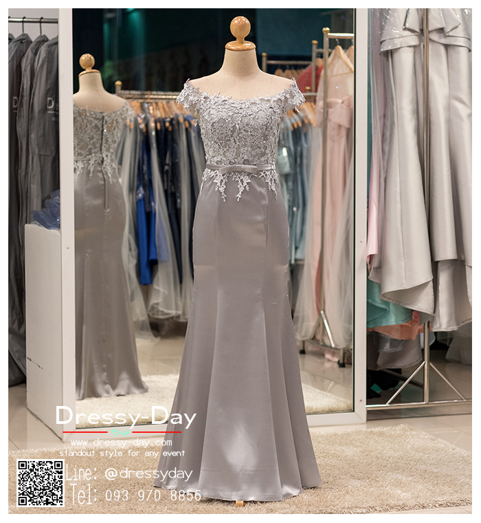 รหัส ชุดราตรี : PFL058 ชุดราตรียาว สีเงิน ไหล่ปาด ชุดราตรีสวยๆ แบบคล้องคอ ปักเลื่อม คาดด้วยผ้าชีฟอง โชว์แผ่นหลังเล็กน้อย ใส่ไปงานแต่งงาน งานเลี้ยง งานรับรางวัล งานกาล่าดินเนอร์ งานพรอม งานบายเนียร์ ชุดพิธีกร ชุดเพื่อนเจ้าสาว
