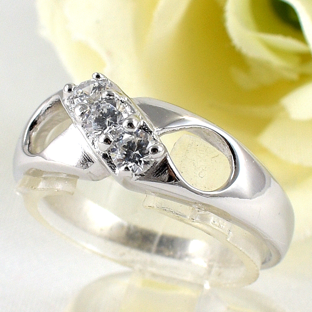 แหวนเงินแท้ราคาถูกชุบทองคำขาว เพชรCZแท้ 0.30 กะรัต งานประณีตสวยงาม สั่งผลิตค่ะ