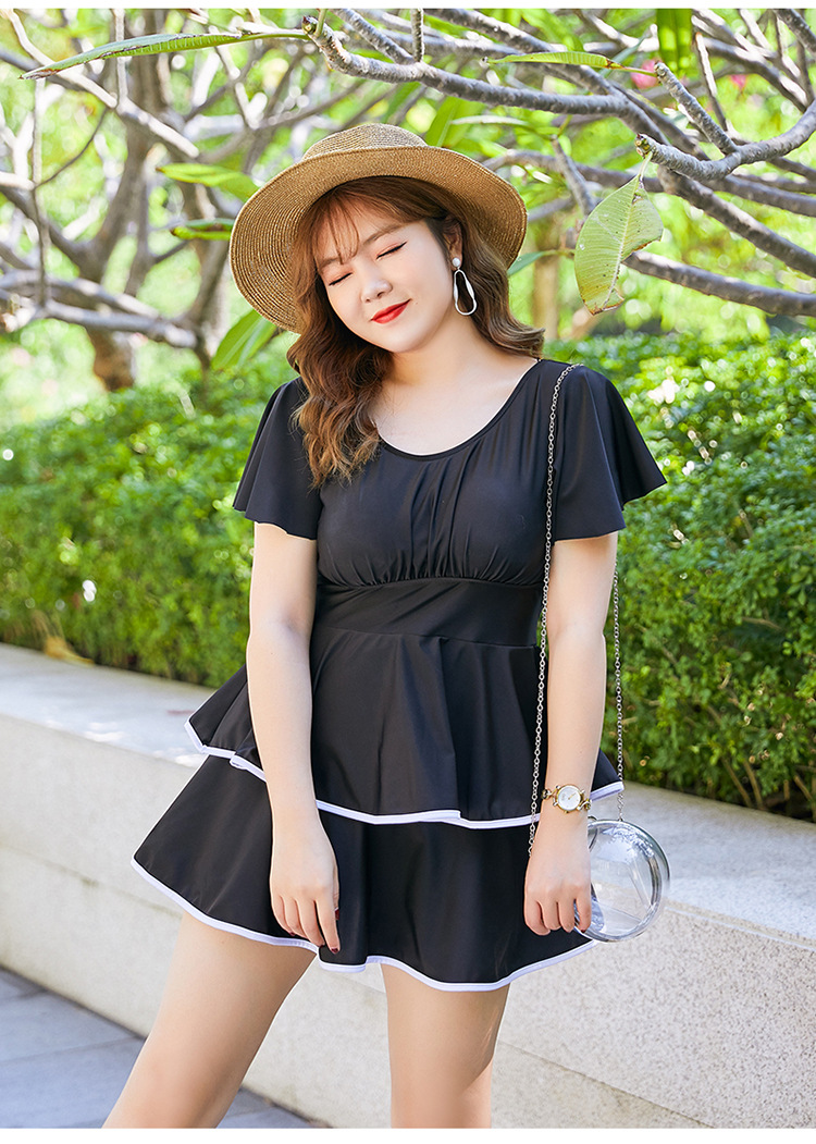 ชุดว่ายน้ำคนอ้วน5xl เซต 2 ชิ้น ชุด+กางเกง รอบอก 42-48 กางเกง รอบเอว 36-42 สะโพก44-52 นิ้ว ตัวชุดยาว 34 นิ้วค่ะ ผ้าดีงานสวย หรู ดูดีมากค่ะ