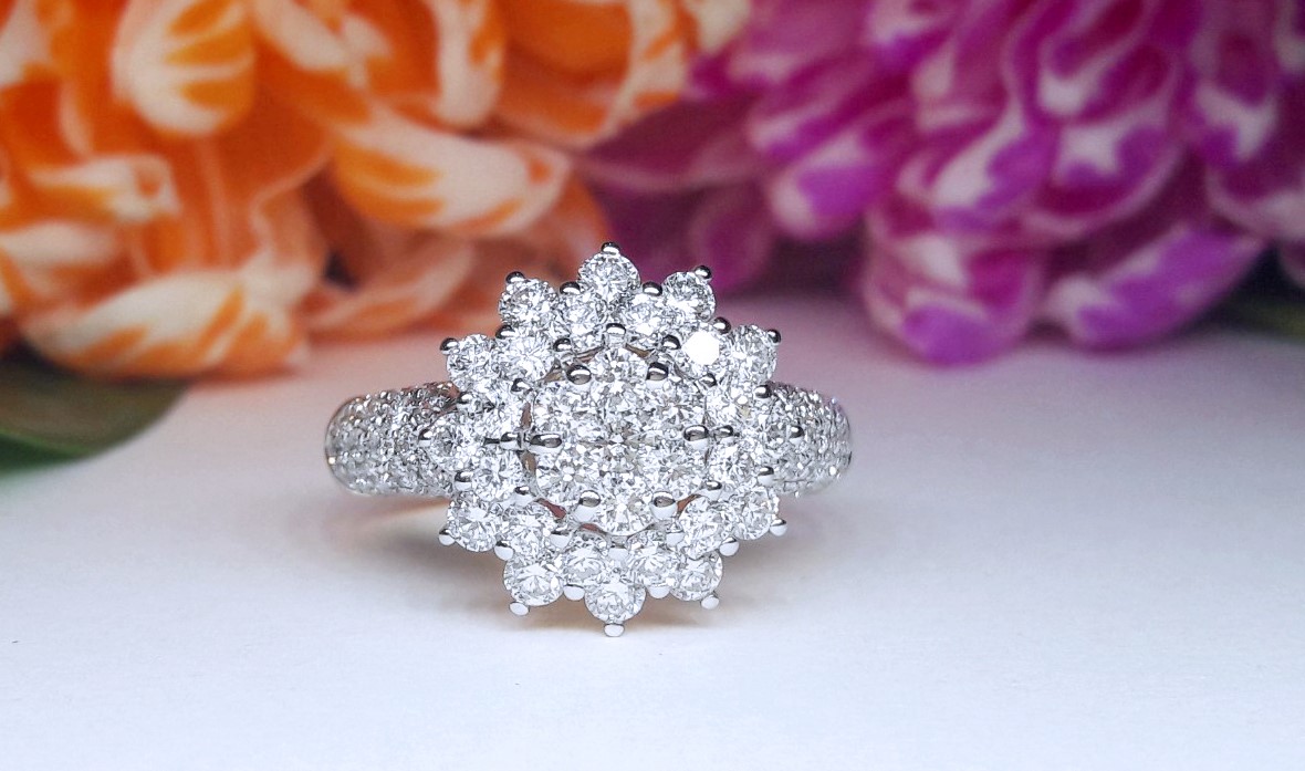 สั่งผลิตเพชรเบลเยี่ยมคัท แหวนแต่งงาน แหวนหมั้น ใส่เที่ยว ออกงาน แหวนทองคำ 18K เพชรแท้ 1.65 กะรัต 5.45 กรัม น้ำ 99 ราคาถูกมาก มีใบรับประกันค่ะ